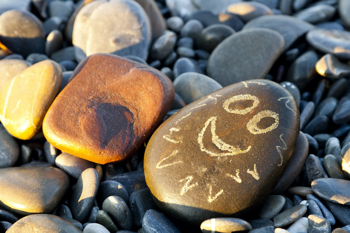 rock_art_smiley